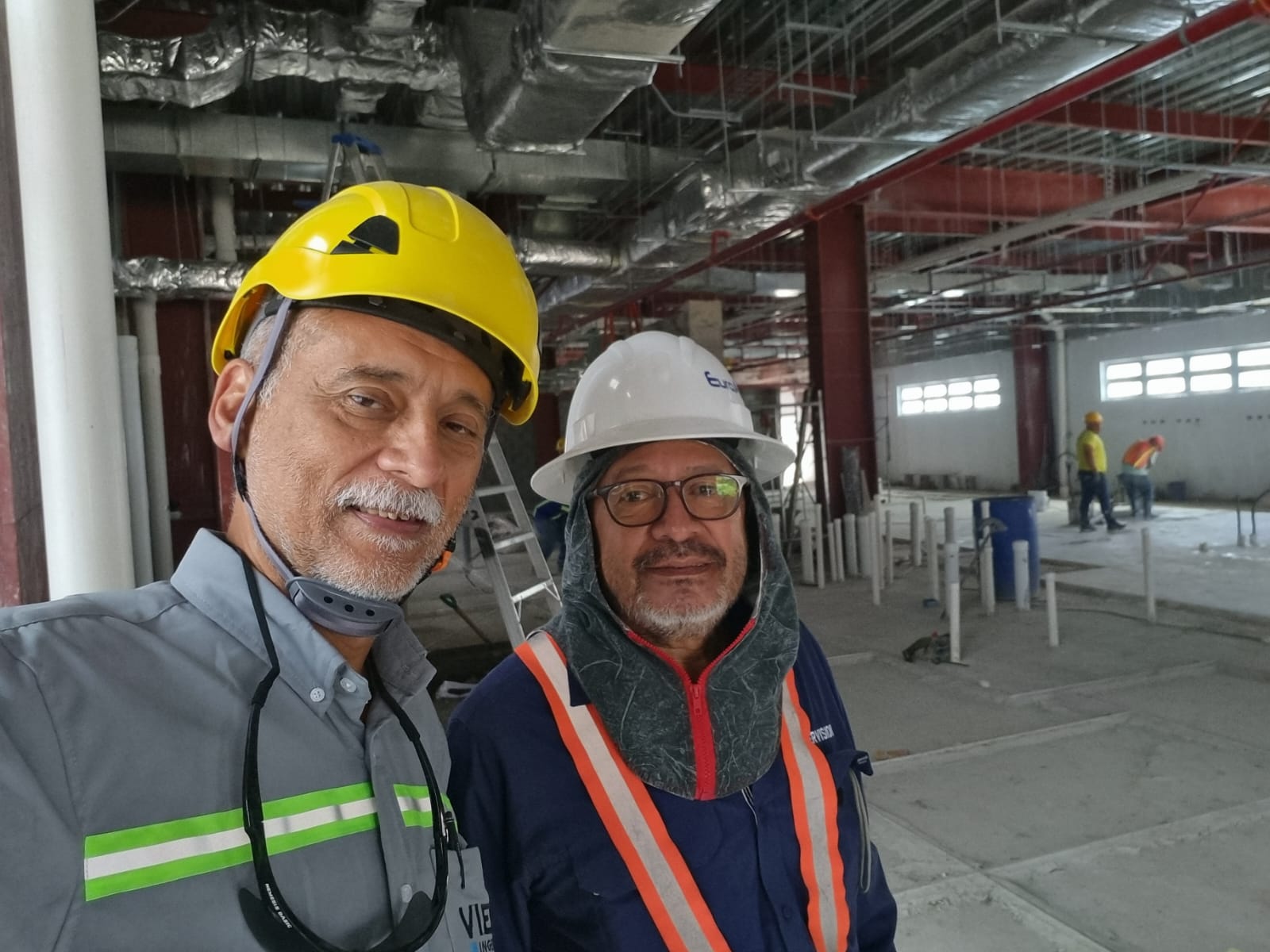 Supervisión de instalación de sistema de aire acondicionado en el Hospital de Nejapa